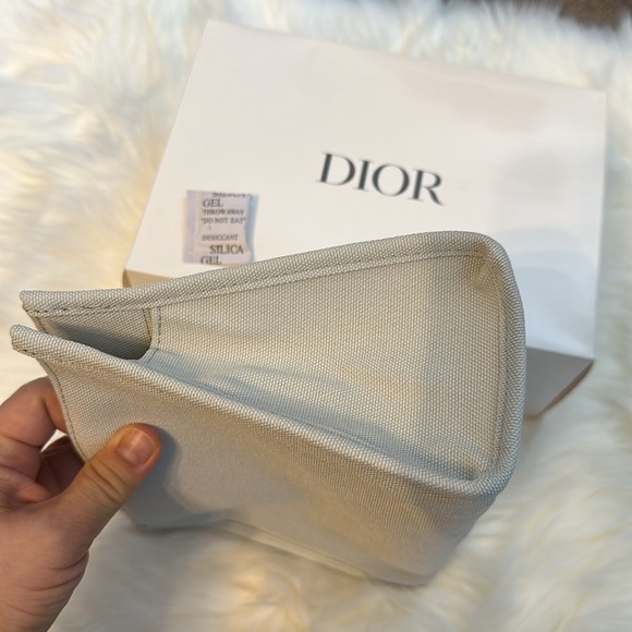 New Dior Cosmetic Gray/Cement Color Pouch - Picture 7 of 9